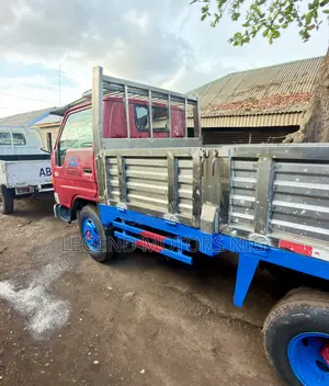 Toyota Dyna 150 Truck 6 Tyres ( New 2RZ Engine )
