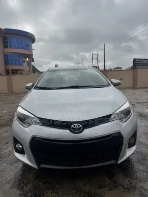 Toyota Corolla S Plus 4dr Sedan (1.8L 4cyl 6M) 2015 Silver