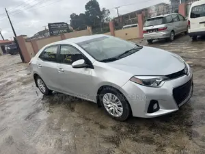 Toyota Corolla S Plus 4dr Sedan (1.8L 4cyl 6M) 2015 Silver