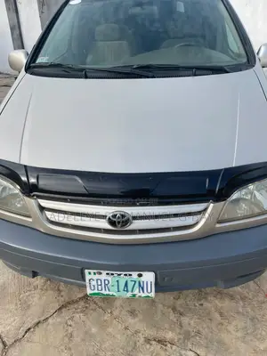 Toyota Sienna 2002 Silver