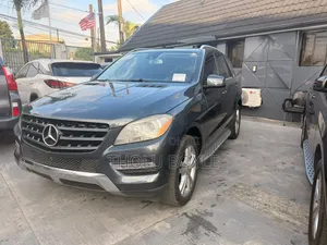 Mercedes-Benz M Class ML350 4MATIC 4dr SUV AWD (3.5L 6cyl 7A) 2015 Gray