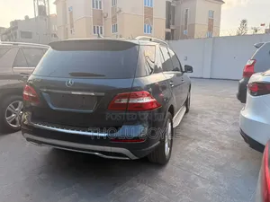 Mercedes-Benz M Class ML350 4MATIC 4dr SUV AWD (3.5L 6cyl 7A) 2015 Gray