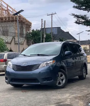 Toyota Sienna 2013 Blue