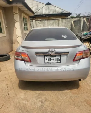 Toyota Camry 2010 Silver