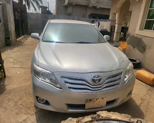 Toyota Camry 2010 Silver