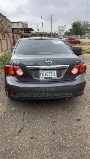 Toyota Corolla LE 4dr Sedan (1.8L 4 cyl 4A) 2009 Gray