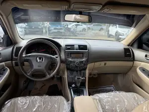 Honda Accord 2004 Gold
