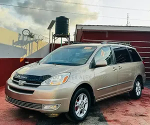 Toyota Sienna 2005 Gold