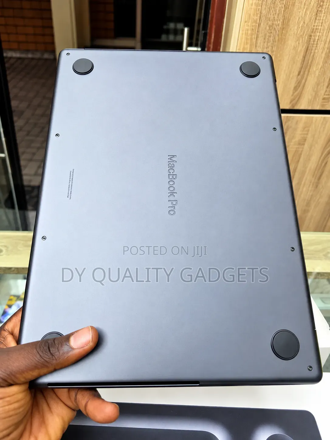 Laptop Apple MacBook Pro 2023 M3 Pro 18GB Apple M3 Pro SSD 512GB