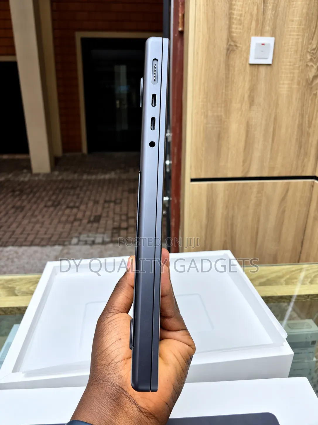 Laptop Apple MacBook Pro 2023 M3 Pro 18GB Apple M3 Pro SSD 512GB