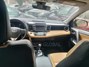 Toyota RAV4 Limited AWD (2.5L 4cyl 6A) 2017 Red