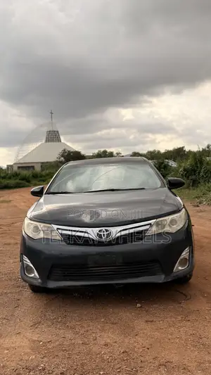 Toyota Camry LE 4dr Sedan (2.5L 4cyl 6A) 2012 Silver