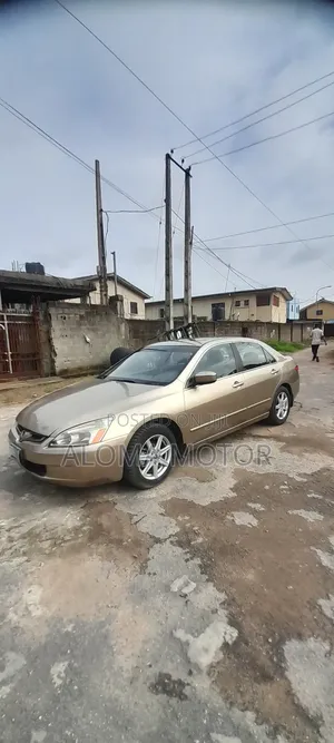 Honda Accord 2004 Gold