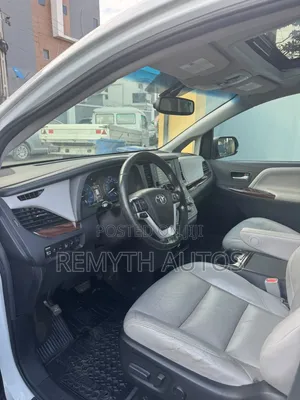 Toyota Sienna Limited Premium 7 Passenger (3.5L 6cyl 8A) 2017 White
