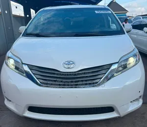 Toyota Sienna Limited Premium 7 Passenger (3.5L 6cyl 8A) 2017 White