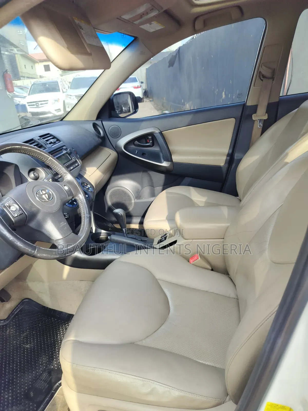 Toyota RAV4 3.5 Limited 2012 White