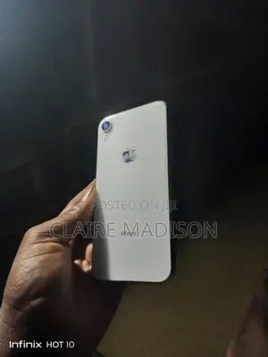 Apple iPhone XR 64 GB White