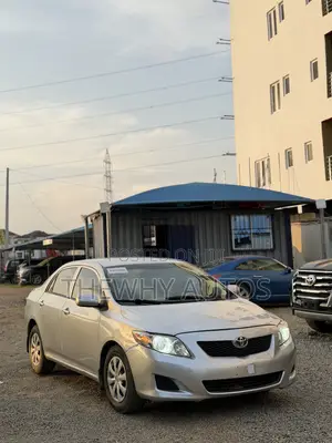 Toyota Corolla LE 4dr Sedan (1.8L 4cyl 4A) 2010 Silver