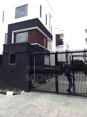 4bdrm Townhouse / Terrace in Parkview Estate for rent