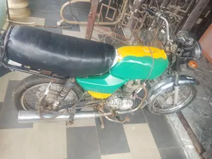 Bajaj Boxer 125 2021