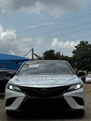 Toyota Camry XSE V6 FWD (3.5L 6cyl 8AM) 2018 White