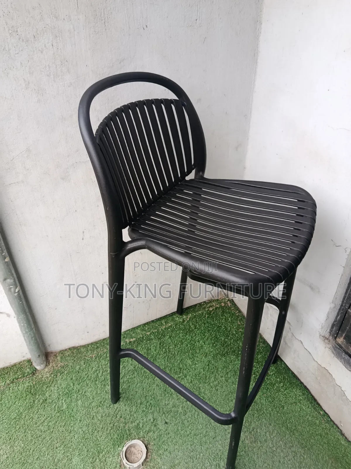 Modern Single- Molded Outdoor Bar Stool With a Slatted Backrest Seat