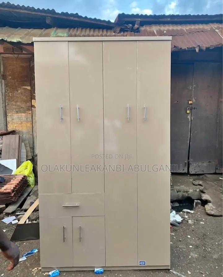 4ft by 7ft Wardrope