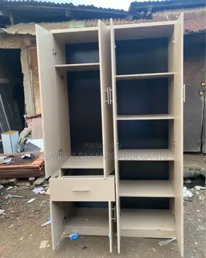 4ft by 7ft Wardrope