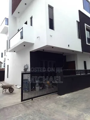 2bdrm Duplex in Lekki Phase 1 for rent