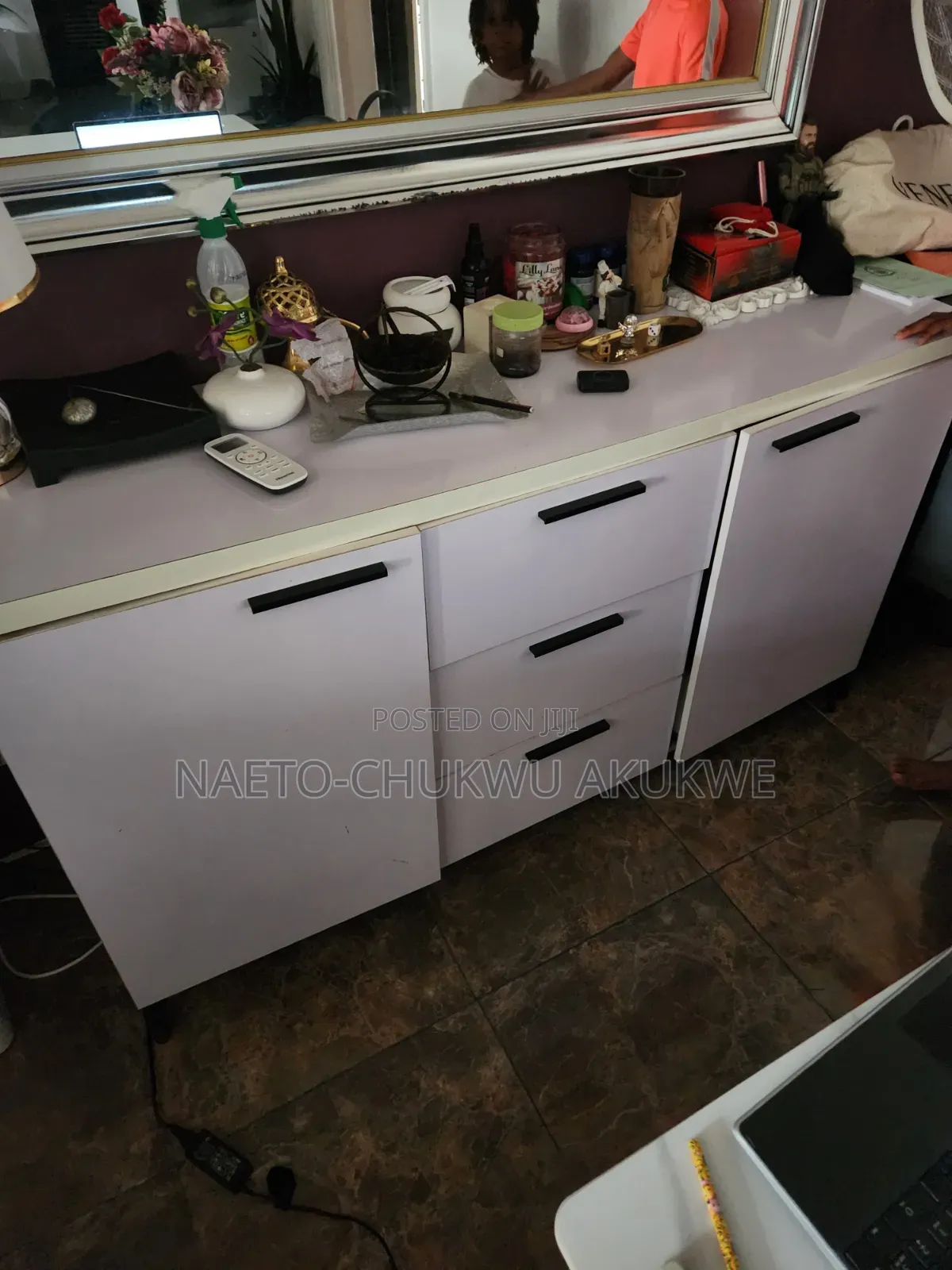Dinning Chest