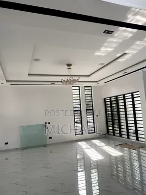 5bdrm Duplex in Osapa London for rent