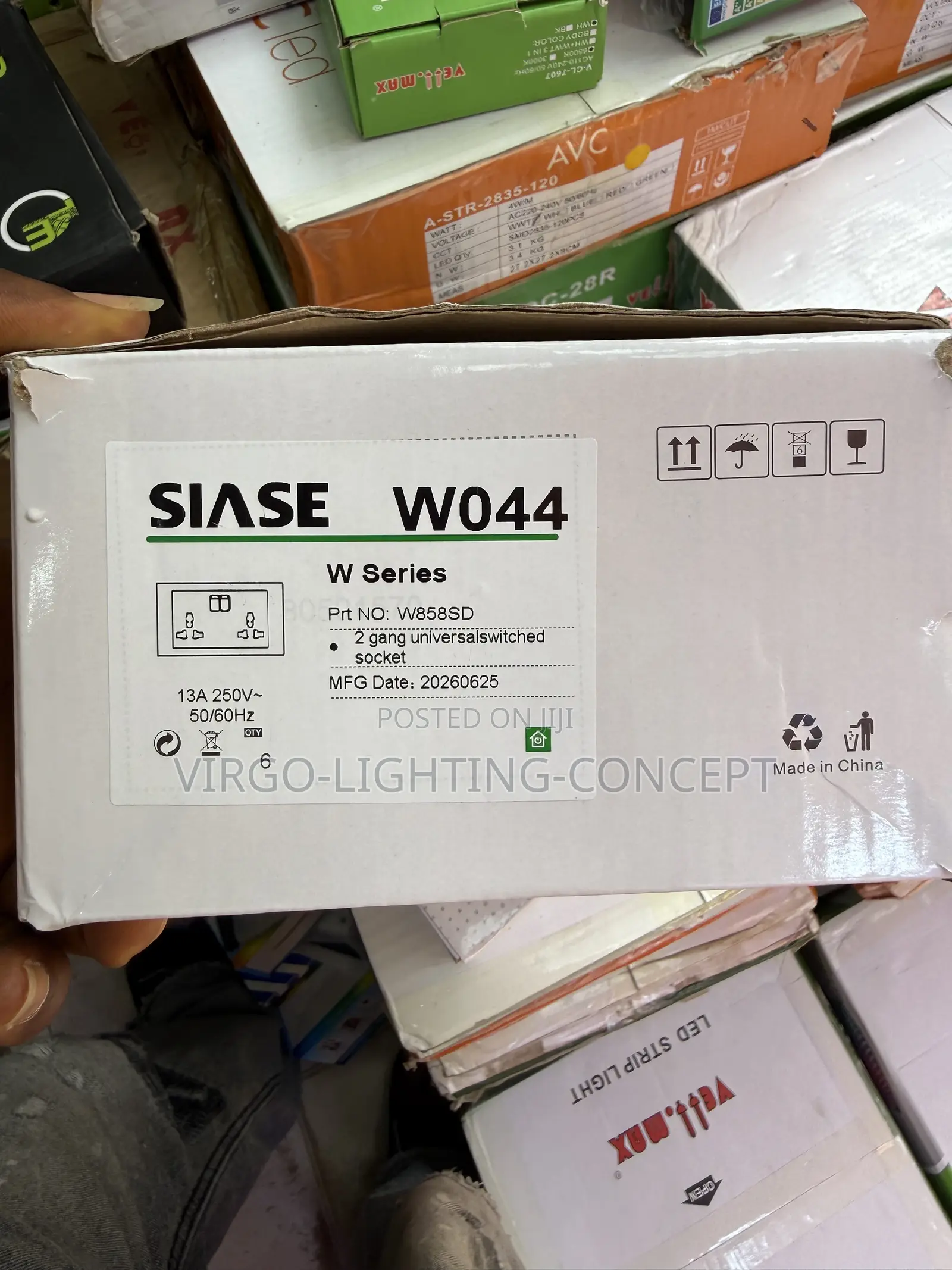 2-Gang Universal Switched Wall Socket