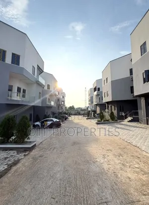 4bdrm Maisonette in Wuye for rent