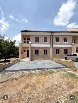 4bdrm Townhouse / Terrace in Apo District for rent