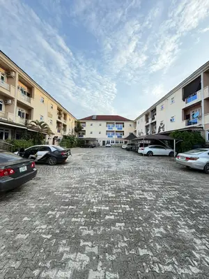 4bdrm Townhouse / Terrace in Wuye for rent