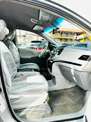 Toyota Sienna 2014 Gray