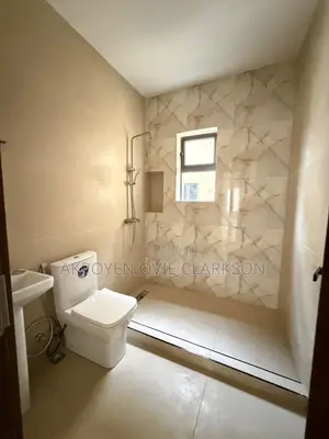 5bdrm Duplex in Jahi for rent
