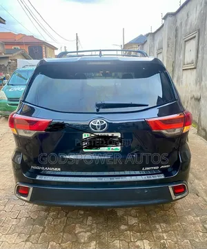 Toyota Highlander Limited Platinum 4x2 V6 (3.5L 6cyl 8A) 2018 Black