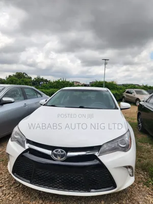Toyota Camry SE 4dr Sedan (2.5L 4cyl 6A) 2015 White
