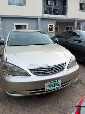 Toyota Camry 2004 Gold