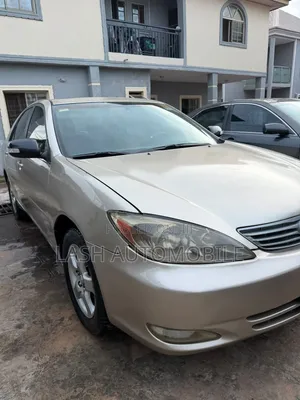 Toyota Camry 2004 Gold