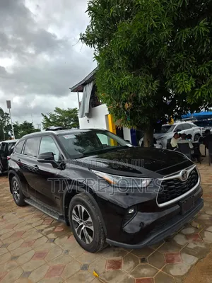 Toyota Highlander 2022 Black