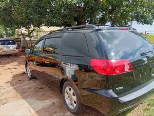 Toyota Sienna LE 4WD 2007 Black