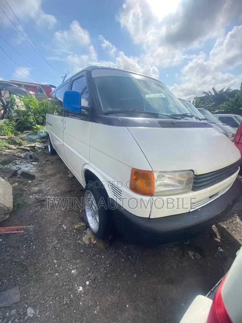 Volkswagen Transporter 2002 White