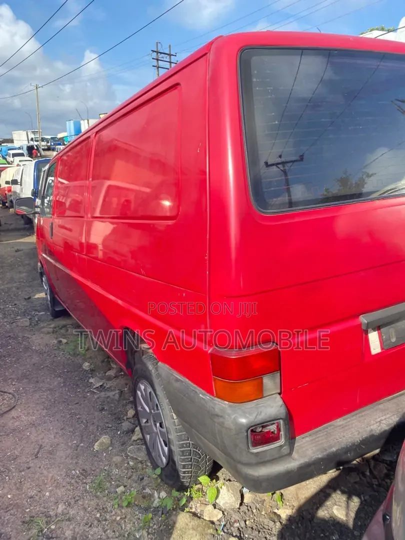 Volkswagen Transporter 2003 Red