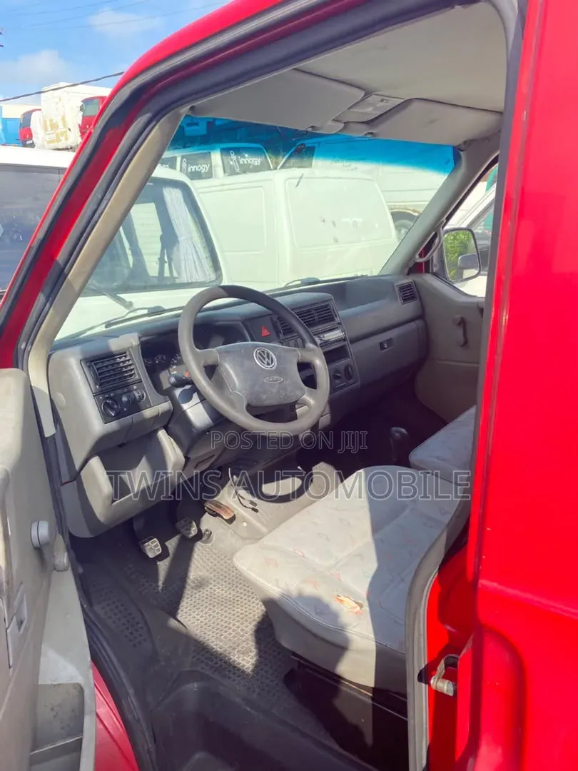 Volkswagen Transporter 2003 Red