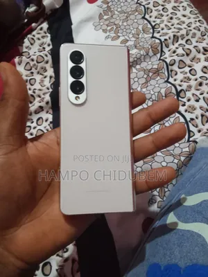 Samsung Galaxy Z Fold4 256 GB Gold