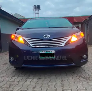 Toyota Sienna 2013 Blue