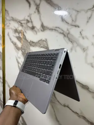 Laptop Dell Latitude 5310 2-in-1 16GB Intel Core i7 SSD 256GB