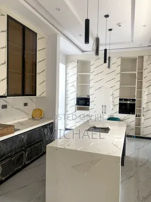 5bdrm Duplex in Gbagada for rent